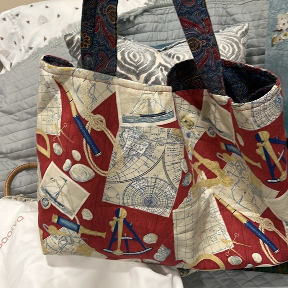 Bundle of 4 totes and 1 purse - Picture 2 of 6
